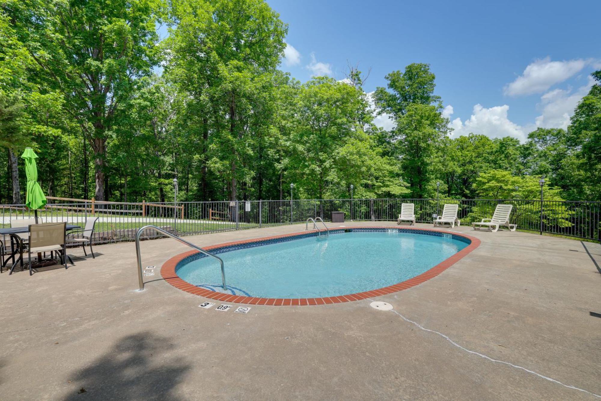 Holiday Island Home Mountain View And Hot Tub! المظهر الخارجي الصورة