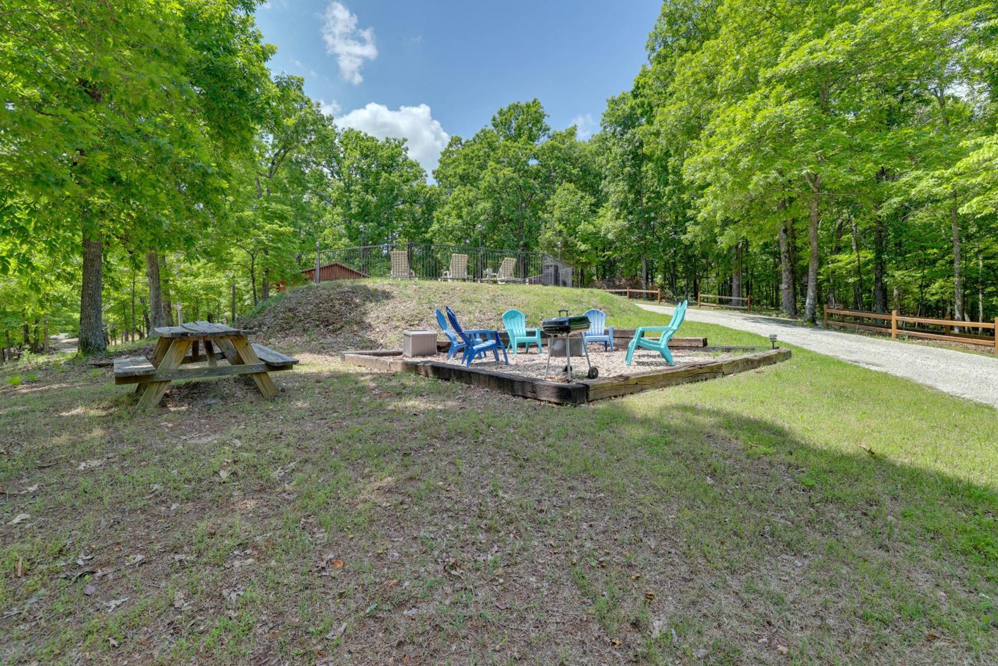 Holiday Island Home Mountain View And Hot Tub! المظهر الخارجي الصورة