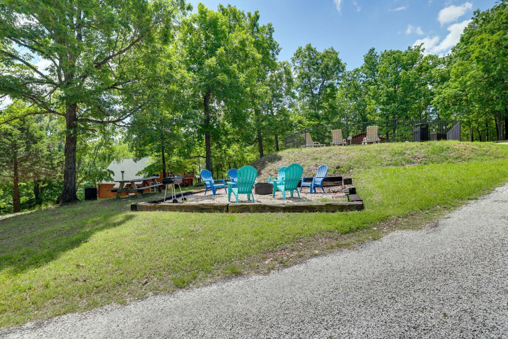 Holiday Island Home Mountain View And Hot Tub! المظهر الخارجي الصورة