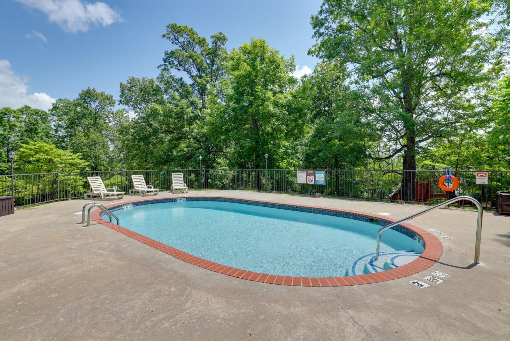 Holiday Island Home Mountain View And Hot Tub! المظهر الخارجي الصورة